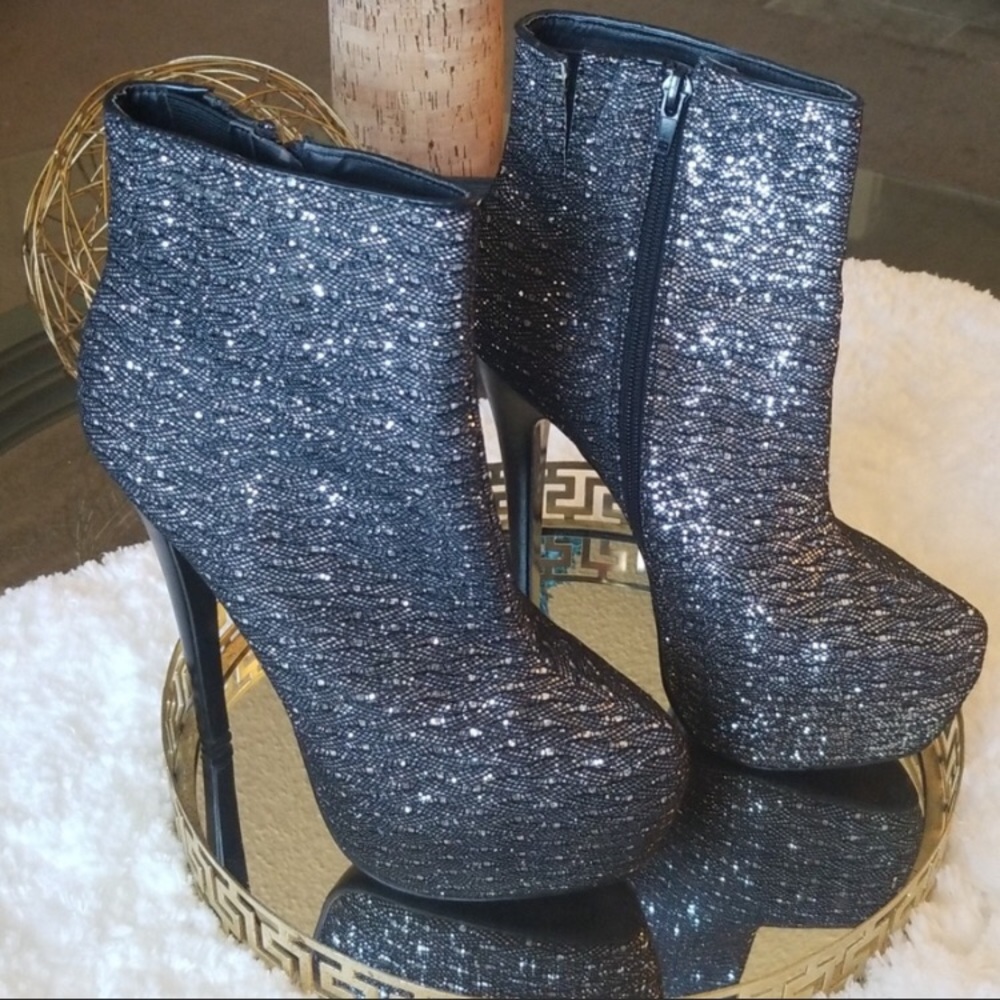 Sparkly silver Pumps